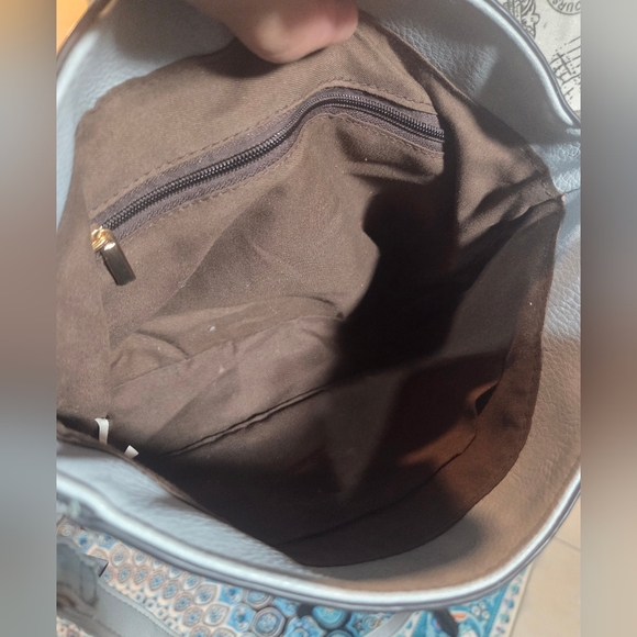 Zippered Light Blue Crossbody Bag - Picture 8 of 11